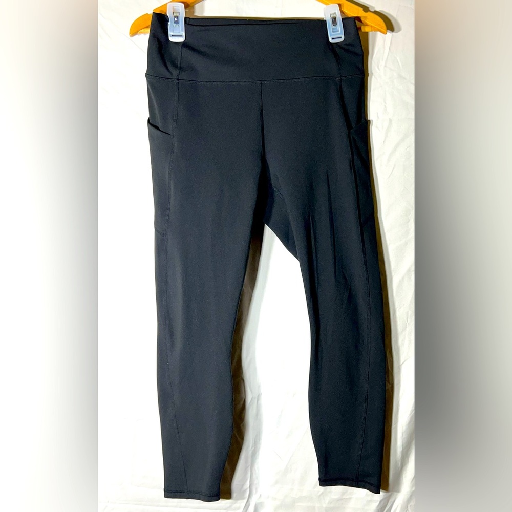 Fabletics PureLuxe cropped leggings size large